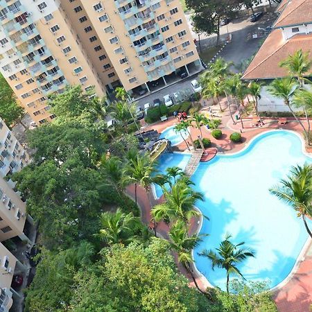 การ์เดน ซิตี้ เซอร์วิส อพาร์ทเม้นท์ มะละกา Hotel Malacca ภายนอก รูปภาพ